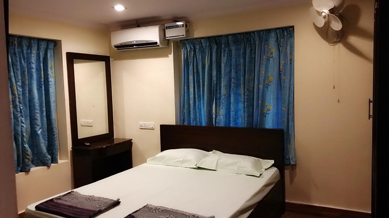 Capital Comfort Hotel Thiruvananthapuram Buitenkant foto